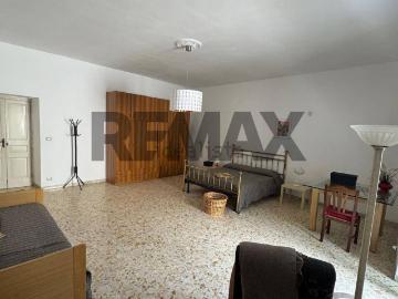 Appartamento in affitto di 200 m² in Via Faustina, 22