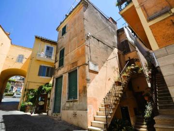 Appartamento in vendita a Castel Madama RM