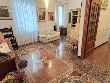 Appartamento in vendita a Genova GE