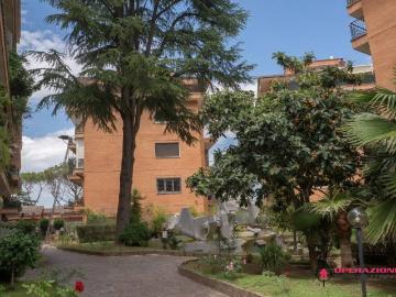 Appartamento in vendita a Roma RM