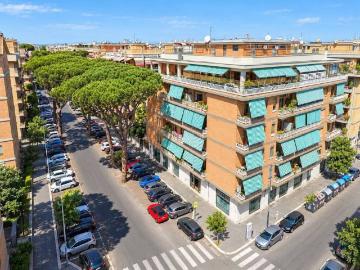 Appartamento in vendita a Roma RM