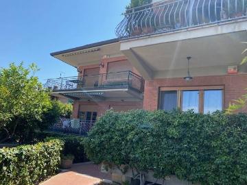 Appartamento in vendita a Roma RM