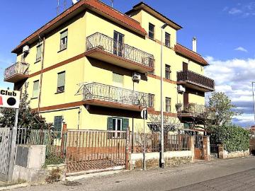 Appartamento in vendita a Roma RM