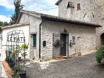 Appartamento in vendita a Sellano PG