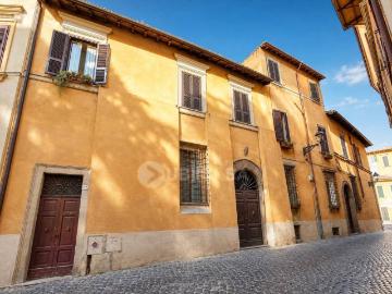 Appartamento in vendita a Velletri RM