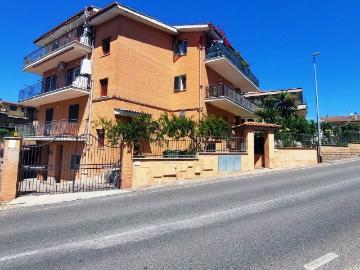 Appartamento in vendita di 70 m² in Via Monte del Marmo