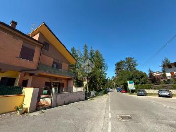 Appartamento in vendita di 70 m² in Via Sublacense, 80