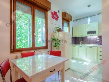 Appartamento in vendita di 77 m² in Via Vittorio Veneto, 28