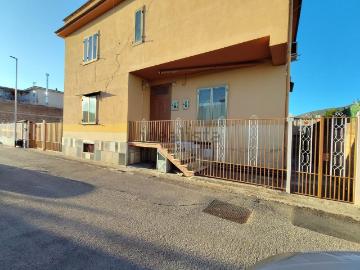 Appartamento in vendita di 95 m² in Via Silvio Pellico