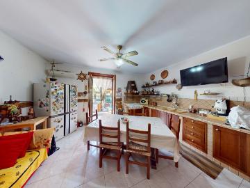 Appartamento in vendita di 96 m² in Via Roma, 151