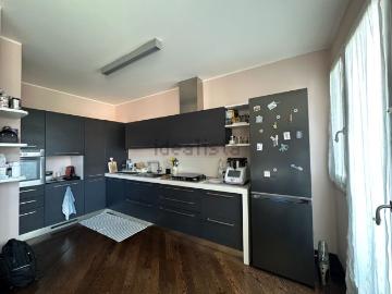 Appartamento in vendita di 100 m² in Via Indipendenza
