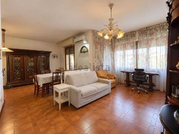 Appartamento in vendita di 102 m² in Via Peruzzi