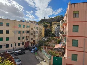 Appartamento in vendita di 105 m² in Via Duca degli...