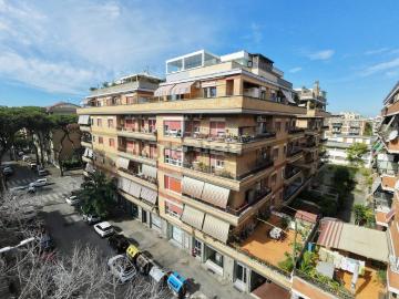 Appartamento in vendita di 108 m² in Via Diego Simonetti