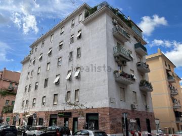 Appartamento in vendita di 110 m² in Via Edoardo Jenner, 20