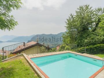 Appartamento in vendita di 110 m² in Via per la Grona