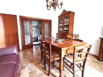 Appartamento in vendita di 129 m² in Via del Parco
