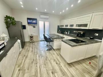 Appartamento in vendita di 130 m² in Via Piccolomini