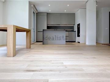 Appartamento in vendita di 130 m² in Via V. Ghislandi