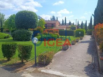 Appartamento in vendita di 132 m² in Via della Steccaia