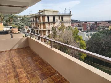 Appartamento in vendita di 142 m² in Via Comunale Santo
