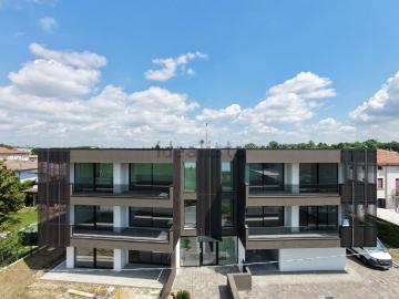 Appartamento in vendita di 152 m² in Via U. Foscolo, 1