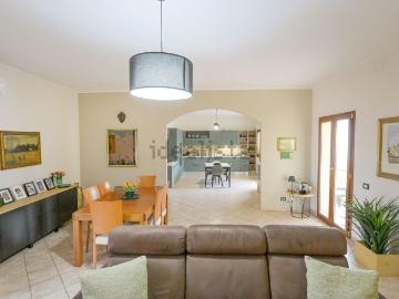 Appartamento in vendita di 177 m² in Via Ulivo, 5