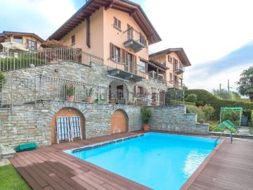 Appartamento in vendita di 233 m² in Via per Plesio
