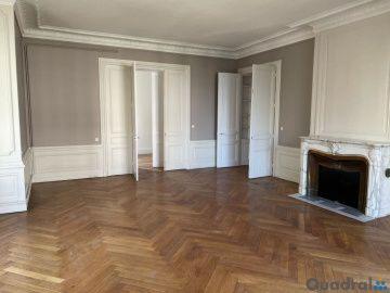 Appartement 6 pièces 257.83 m²