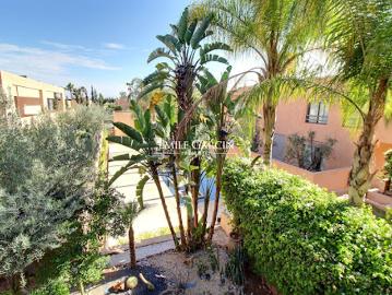 Appartement avec terrasse et piscine