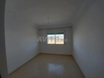 Appartement à Al Andalous 3 sur rue principale