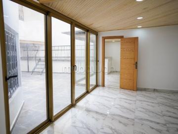 Appartement à l'achat à Maârif. Surface de 222 m²....