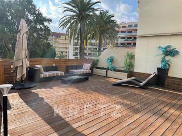 Appartement avec terrasse en bord de mer