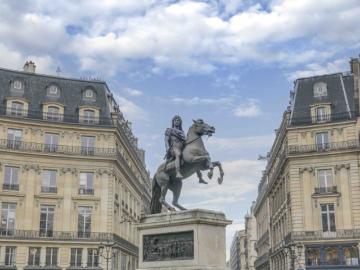 Appartement de prestige sur la Place des Victoires !