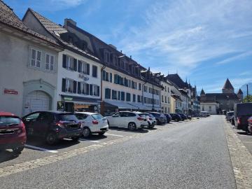 Appartement entièrement rénové de 2 pièces à CHF...