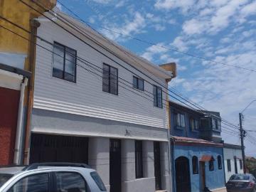 ARRIENDO PIEZA CON BAÑO PRIV / GGCC. INCLUIDOS / C. ESTAC /