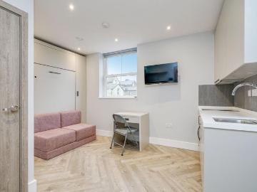 at Hanger Lane, 15 Hanger Lane W5 Studio to rent £1,500...