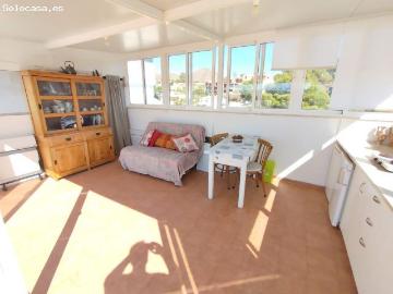 Ático con vistas al mar, solárium privado y garaje en El...