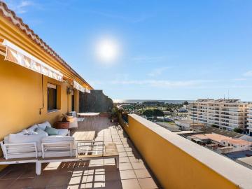 Atico de alto standing de 143 m2 en venta San Pedro de...