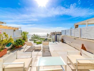 Atico de alto standing de 81 m2 en venta Sitges, España