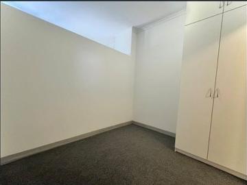 Attention Students! Convenient City Living Awaits