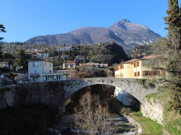 Attico / Mansarda in vendita a Toscolano Maderno BS