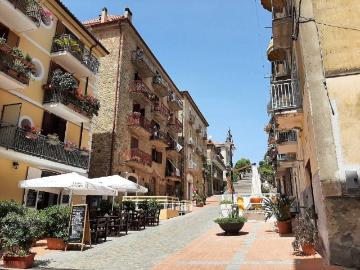 Attività / Licenza in affitto a Agropoli SA