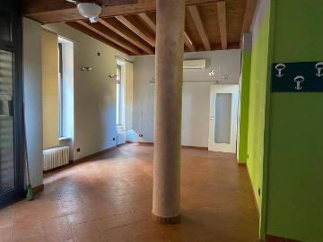 Attività / Licenza in affitto a Cuggiono MI