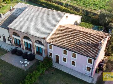 Attività / Licenza in vendita a Verona VR