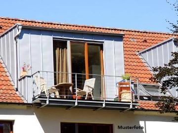 Attraktive 3 Zimmer Wohnung im DG mit 3 Balkonen & 2...