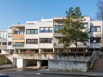 Gut geschnittene 3 Zimmer Wohnung Nähe Schloss Laudon