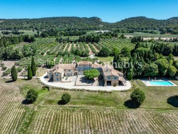 Au cœur des Alpilles, une propriété d'exception...