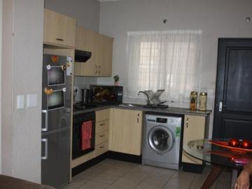 Bachelor apartment in Ferndale