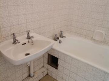 bachelor flat for rent